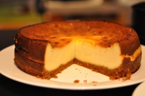 8 Cut baked cheesecake